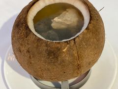 原只椰子炖竹丝鸡汤-胜记酒家(荔枝公园店)
