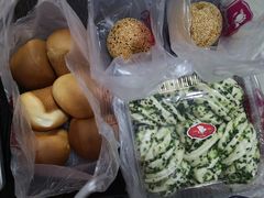 -白玉兰食品甜凤店(合生汇店)