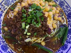 -渝之汇牛肉豌杂面