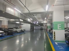 -新世界新丸中心-地下停车场