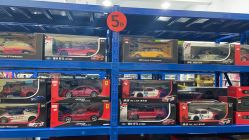 -逝水玩具折扣店