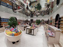 -钟书阁(群光广场店)