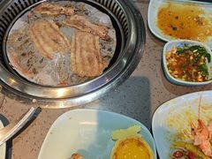 -金滏山·烤肉海鲜火锅自助(襄阳万达店)