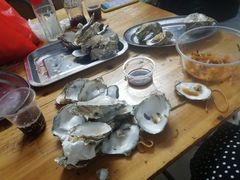 -蚝哥花姐湛江烤生蚝(美丽湾市场店)