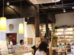 -猫的天空之城概念书店(杭州南宋御街店)