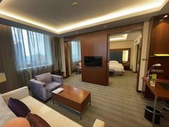 -上海浦东假日酒店