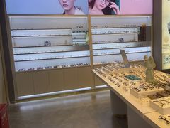 -罗伯特眼镜·蔡司官方授权(前海桂湾店)