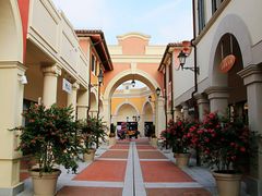 -佛罗伦萨小镇广佛名品奥特莱斯(疏港路店)