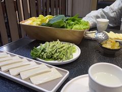 -渝里重庆火锅(航天城店)