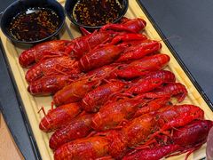-肥肥虾庄·金牌油焖大虾(汉口城市广场店)