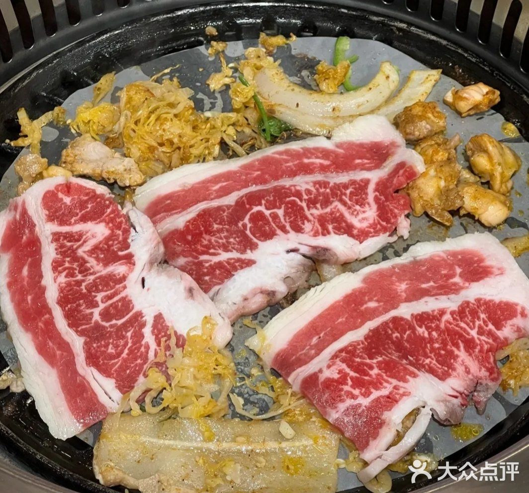 探店大揭秘！肉食控必打卡的烤肉圣地来啦！🥩