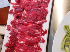 现切鲜嫩牛肉-为什么牛潮汕牛肉火锅(中信广场店)