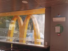 -麦当劳(滨河路DT店)