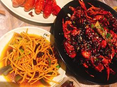 -巴厘龙虾·榜首油焖大虾(音乐学院·沿江酒馆店)