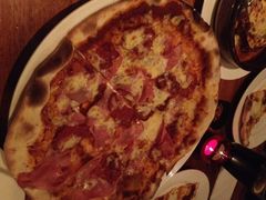 香肠Pizza-La Strada(安福路店)