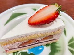 草莓奶油蛋糕-聚福SHANGHAILANDER(乌鲁木齐南路店)