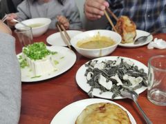 小米粥-宝瑞门钉肉饼店