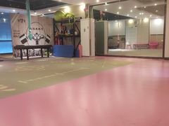 -思迈威健身(积玉桥万达店)