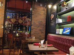 -拉亚汉堡经典餐厅(商城路店)