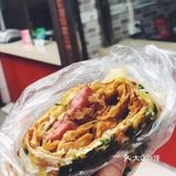 老杨和他的老伴儿算的上是师大红人
