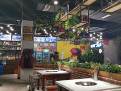 大堂-钢管厂五区小郡肝串串香(蜀都万达店)