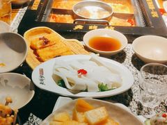 -老牌坊云南鱼豆花火锅(哈西万达店)