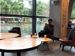 靠窗位-星巴克(朵云轩店)