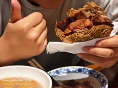 -老天桥酱肉烧饼夹肘子(天桥店)