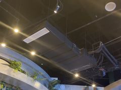 -暴风岛沉浸式体验馆(百联世纪店)