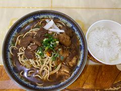 -牛师傅牛肉面(尚隆路店)