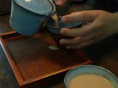 -彳亍咖啡·这里(水湾路店)