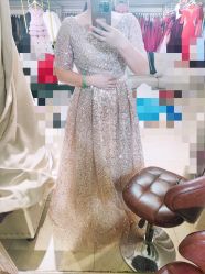 -月月婚纱礼服仓储店(王府井店)