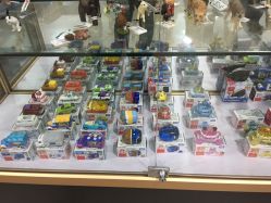 -逝水玩具折扣店