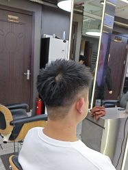 -藤野造型烫发染发