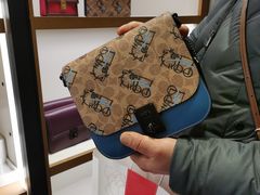 -COACH蔻驰(百联奥特莱斯广场店)