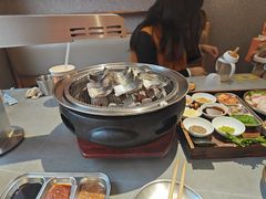 -围炉肉舍•炭烤活鳗•丹东海鲜烤肉(步行街店)