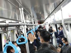 -新百广场(地铁站)