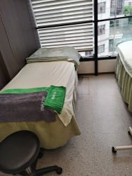 -苗方清颜·祛痘皮肤管理