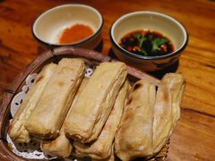 -老滇山寨•云南特色菜•地方菜•民族风情歌舞表演(金碧店)