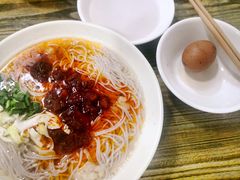 -啊墨江牛烂烀米线