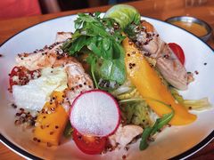 芒果烤鸡藜麦沙拉-MR.ROCKY洛奇先生RESTAURANT&BAR(宝安壹方城店)