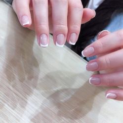-进巍美甲美睫店