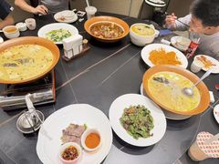 -海鸿荟·沿江菜(中山北路店)