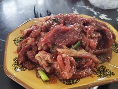 -黄利砖万峰林布依特色酸笋牛肉馆
