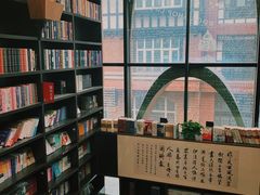 -钟书阁(松江泰晤士小镇店)