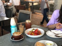 -ROAST coffee & eatery