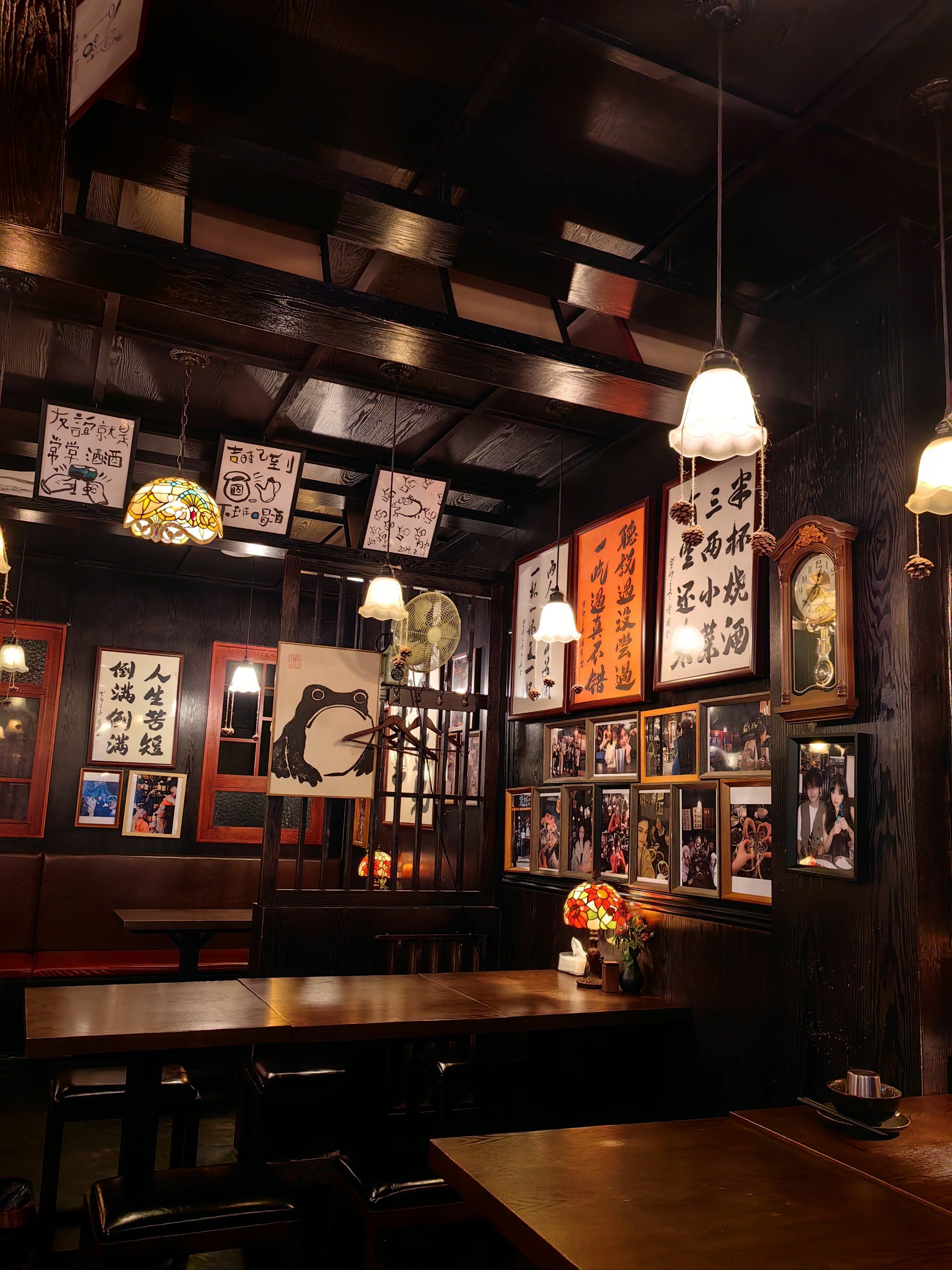 旅途中的复古酒馆时光