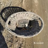 《田地里空无一人》
