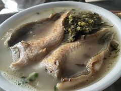 雪菜脱骨黄鱼面-洪大妈·黄鱼面(金山嘴渔村店)