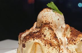 Ovaltine Crunch Pyramid